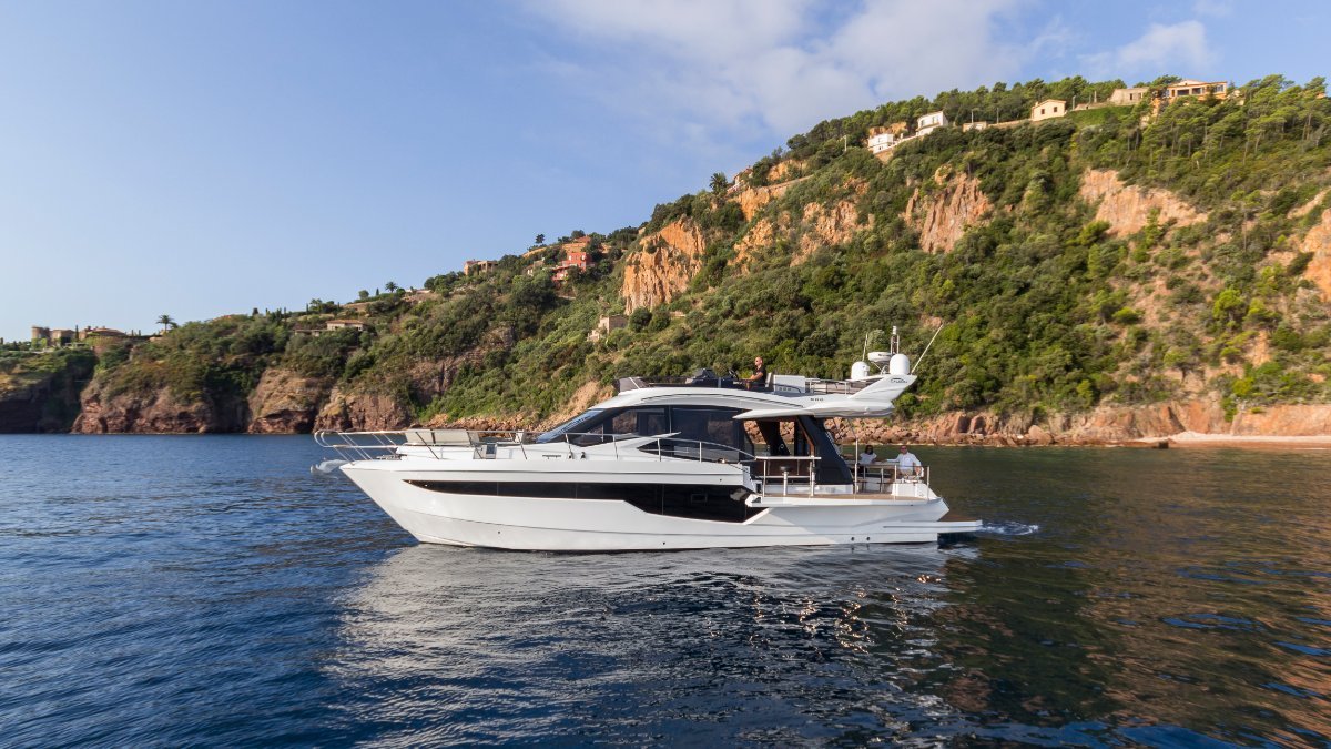 Image 1 for Your guide to the 2022 Galeon 500 Fly